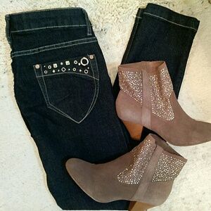 Chinese Laundry embellished jeans